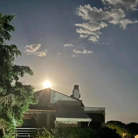 Prázdninový dům Maisonette Near The *