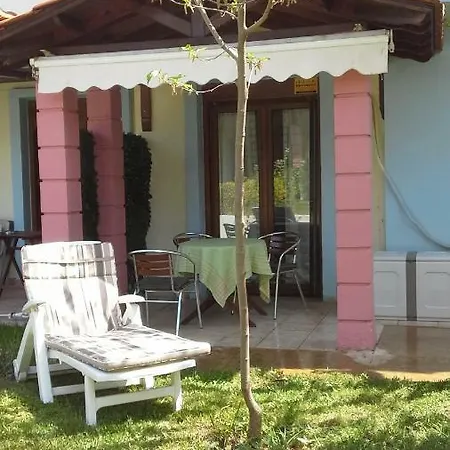 Maisonette Near The * ニキティ