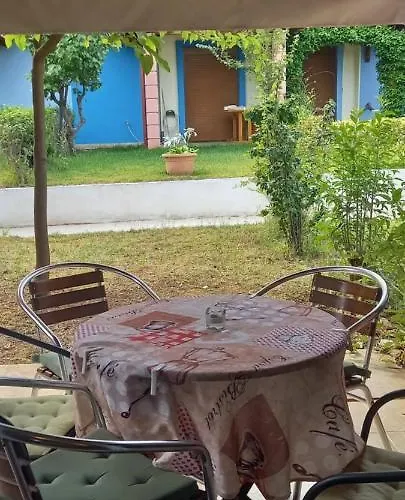 Maisonette Near The * ניקיטי
