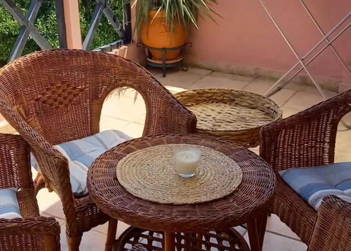 Maisonette Near The בית נופש *